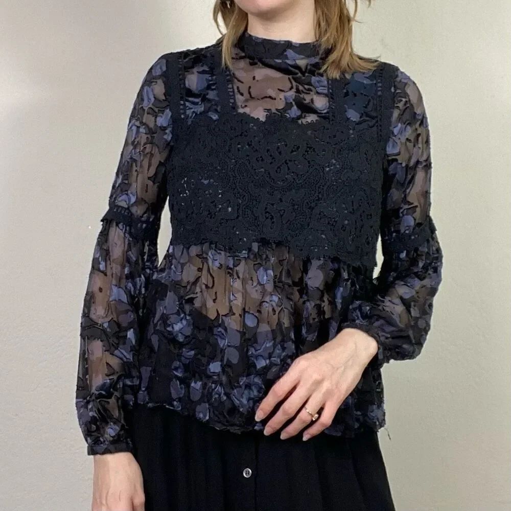 Topshop Black & Grey Floral Spotted Lace Accent Long Sleeve Blouse Size 2